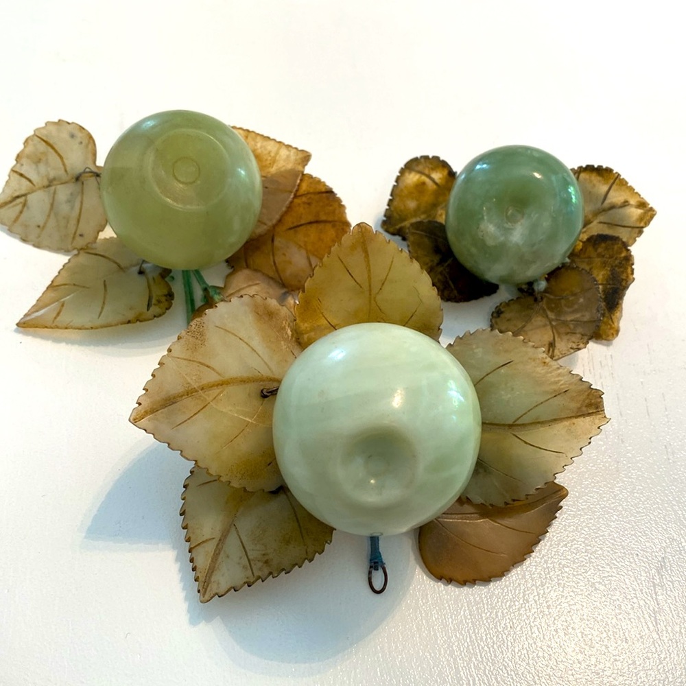 Vintage Asian Jade Stone Set of Carved Apples & leaves